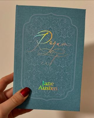 📚✨ Moje knihy, můj styl! Předělala jsem si jejich přebaly přesně podle svého vkusu. Loňský knihařský kurz mě naučil...